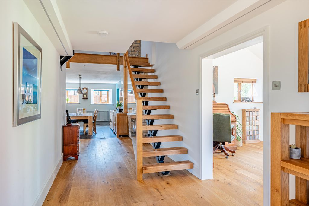 Property photo 3 of 22 Image