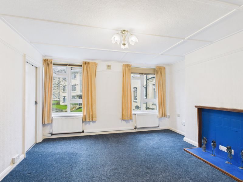 Property photo 3 of 7 Lounge