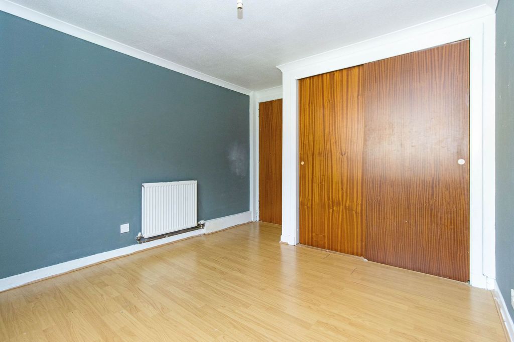 Property photo 3 of 17 Bedroom 1