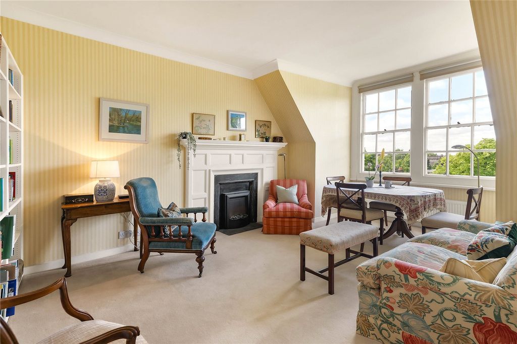 Property photo 1 of 11 Reception Room