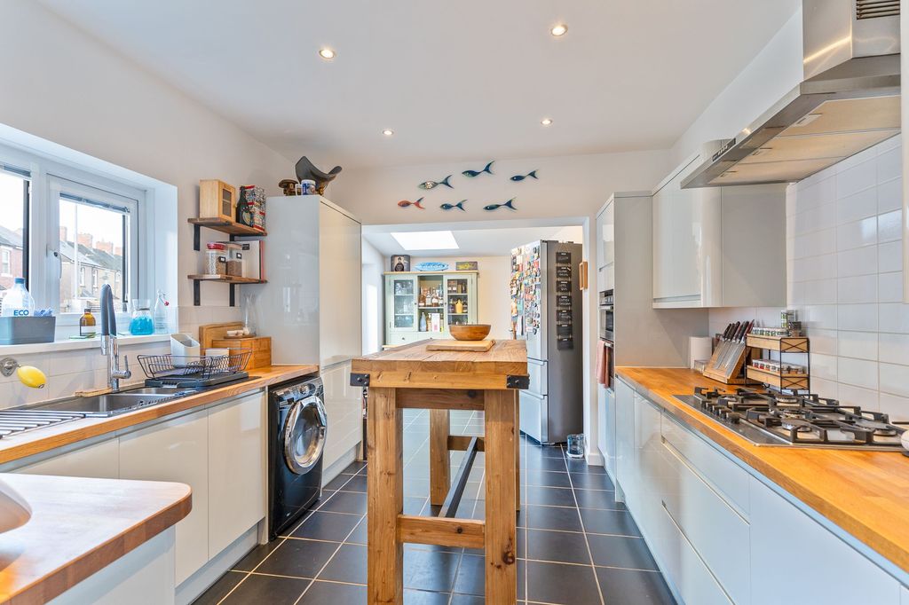 Property photo 3 of 23