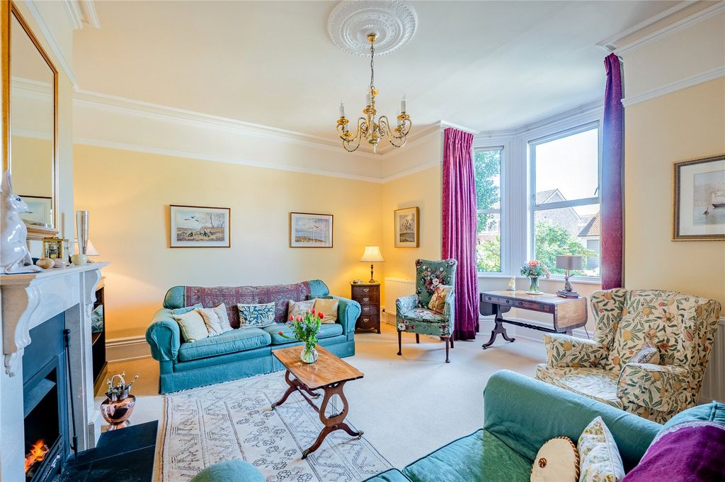 Property photo 2 of 14 Living Room