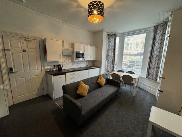 Property photo 1 of 3