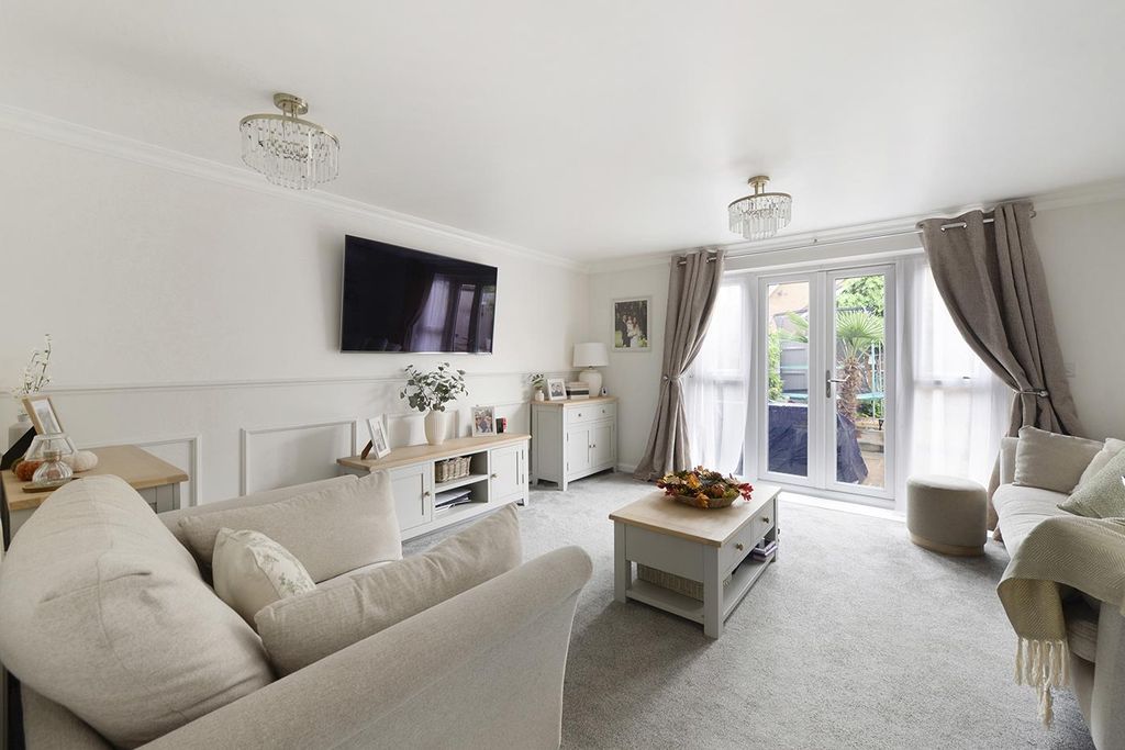 Property photo 3 of 14 7Nightingale03.Jpg