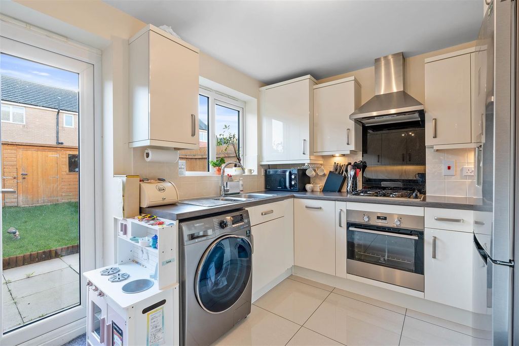 Property photo 3 of 25 20 Greyhound Road (12 Of 32).Jpg