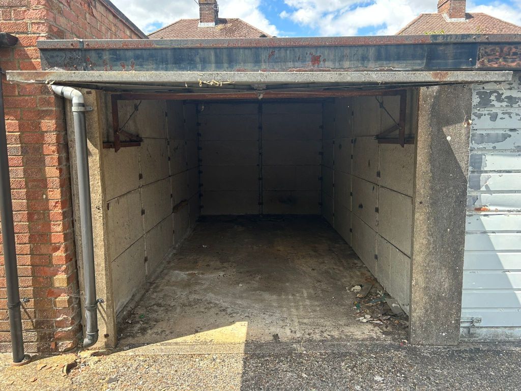 Property photo 1 of 3