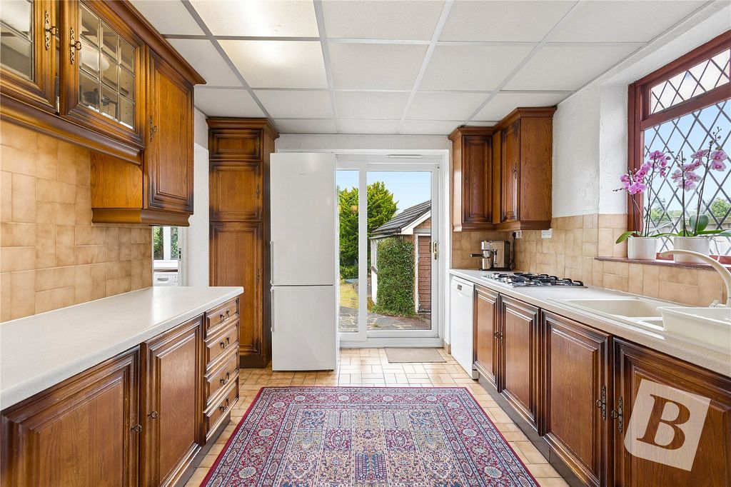 Property photo 2 of 21 Kitchen