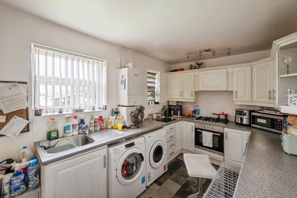 Property photo 3 of 13