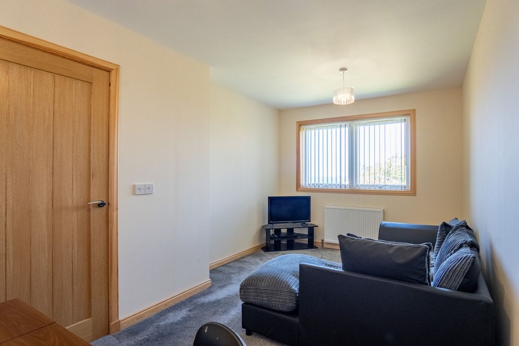 Property photo 2 of 24
