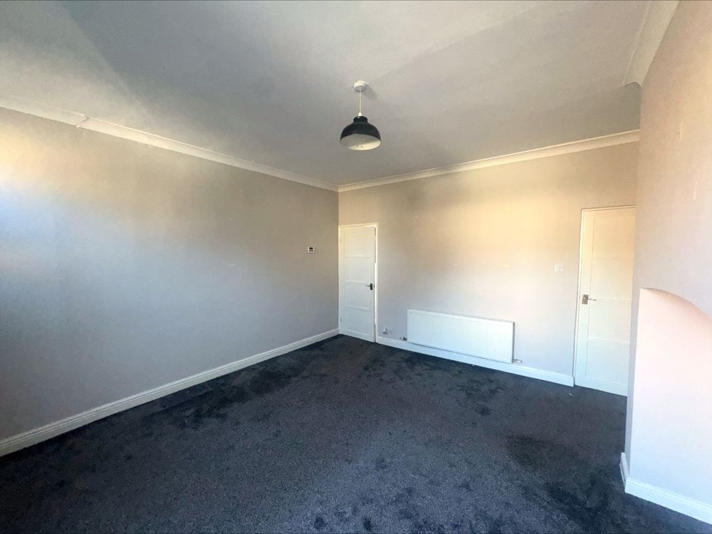 Property photo 3 of 10 Living Room