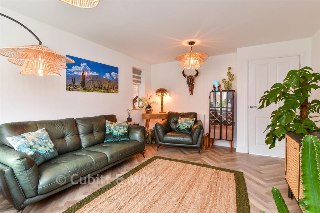 Property photo 1 of 14 Lounge/ Dining Room