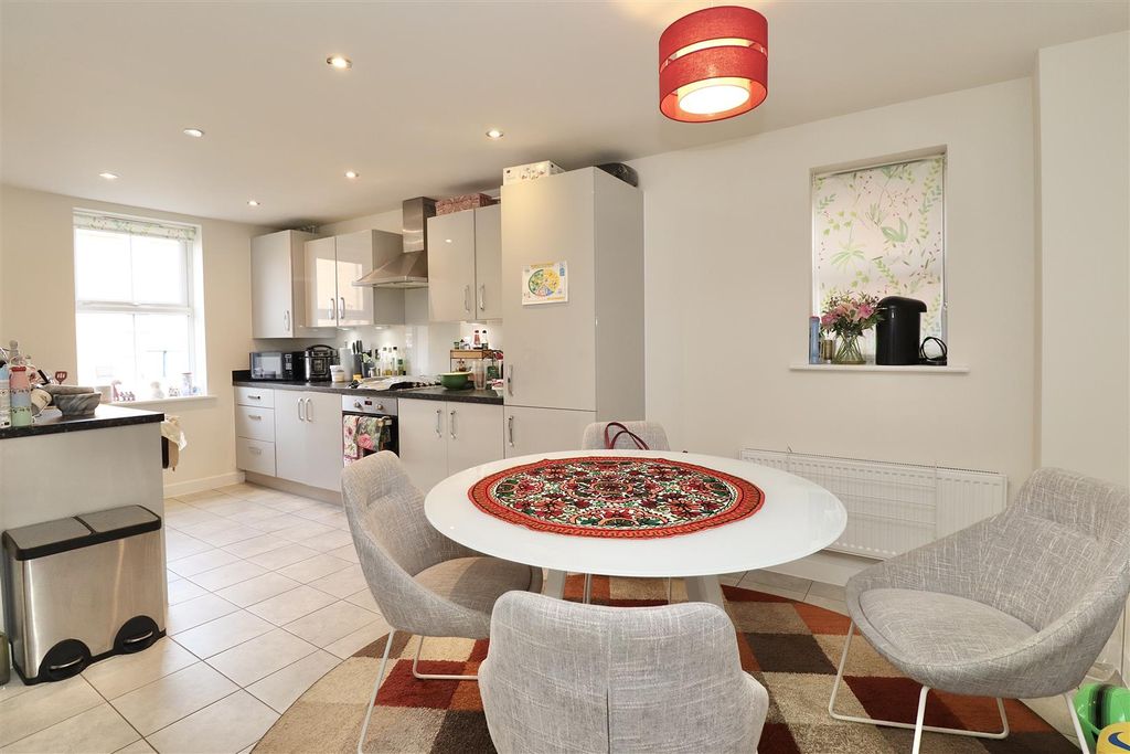 Property photo 3 of 9 Image00014.Jpeg