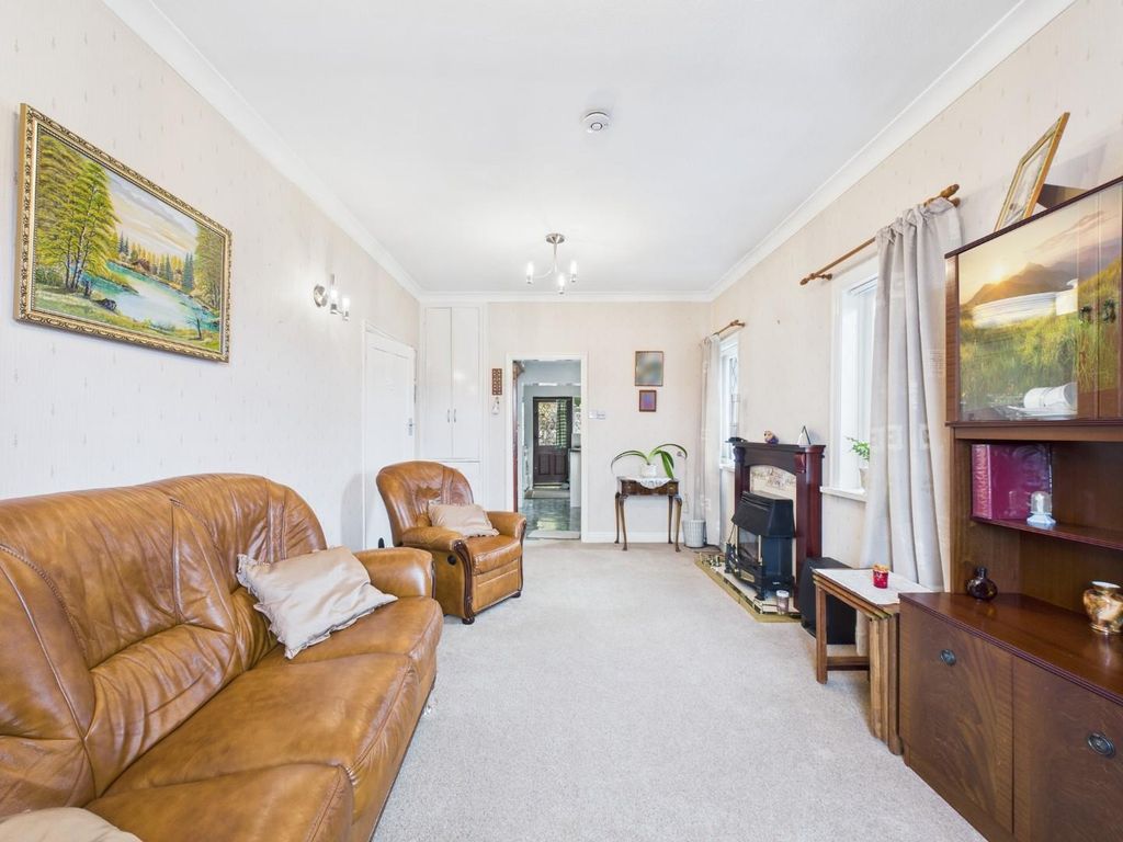 Property photo 3 of 13 Cam01268G0-Pr0397-Still005.Jpg