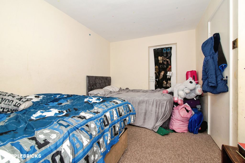 Property photo 2 of 26