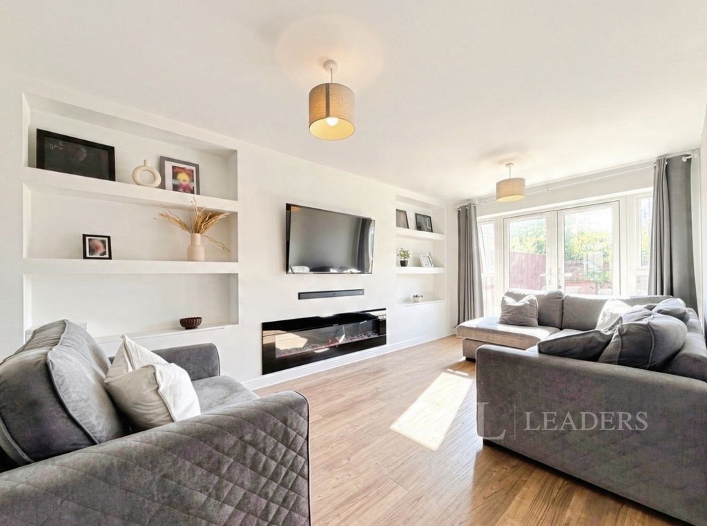 Property photo 2 of 16 Pbox-Img.Jpg