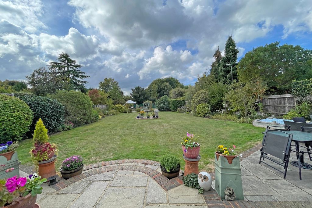 Property photo 2 of 31 The Green, Ewell Downs, Epsom