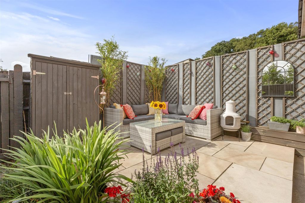 Property photo 3 of 13 93 Clearbrook Close, Hp13 7Bs-10.Jpg