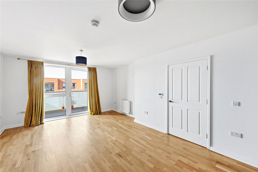 Property photo 2 of 33 Picture No. 02