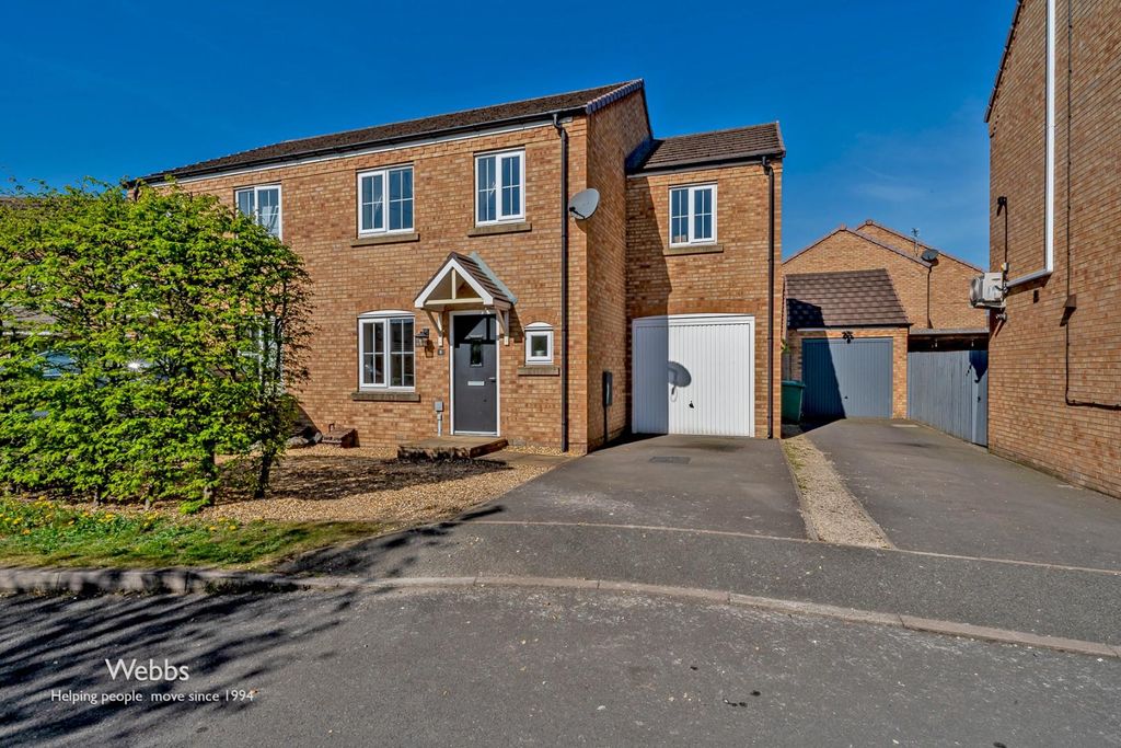 Property photo 1 of 32 Â© Webbs Estate Agents Â© (57 Of 185).Jpg