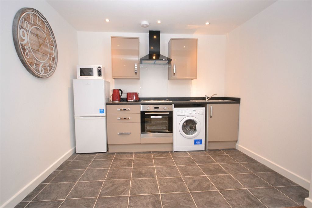 Property photo 3 of 6