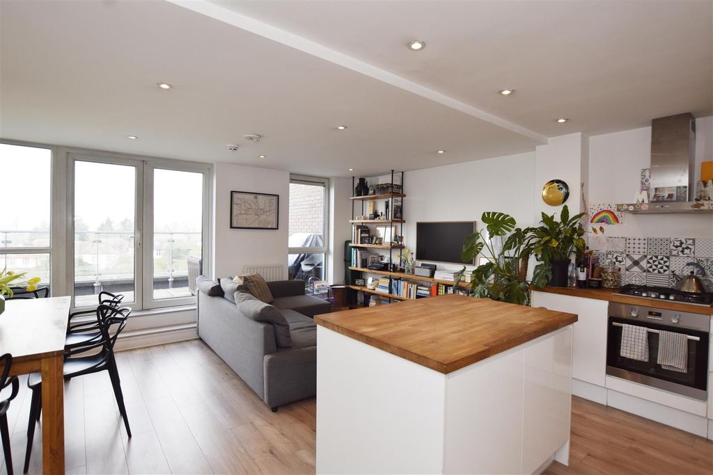 Property photo 3 of 15 Lounge-Kitchen.Jpg