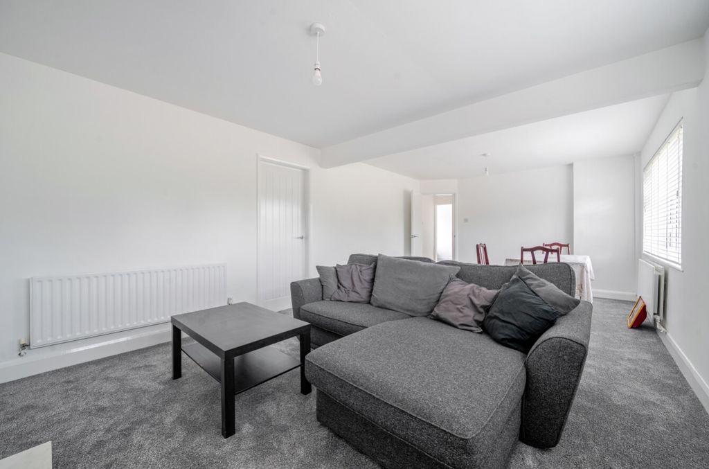 Property photo 2 of 21 1323949-14-68800Da10227B
