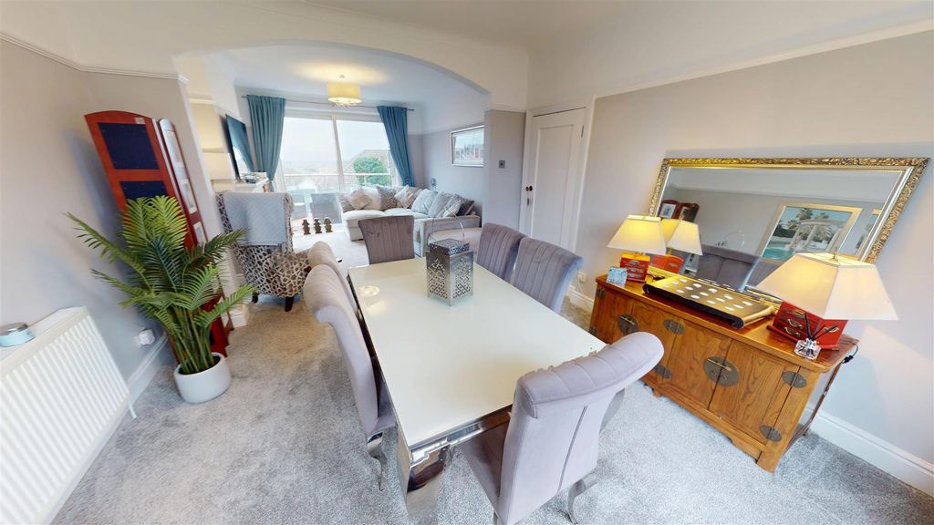 Property photo 3 of 31 Newton Road Reception Room