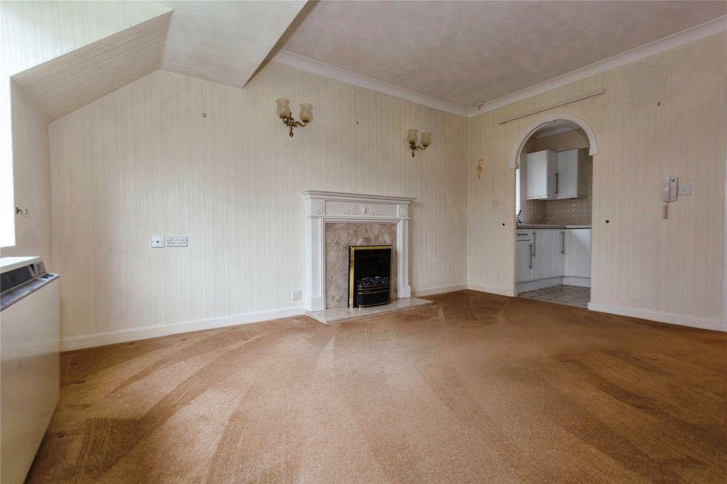 Property photo 3 of 8 Living Room