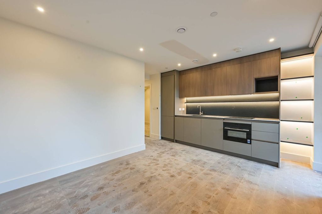 Property photo 3 of 53