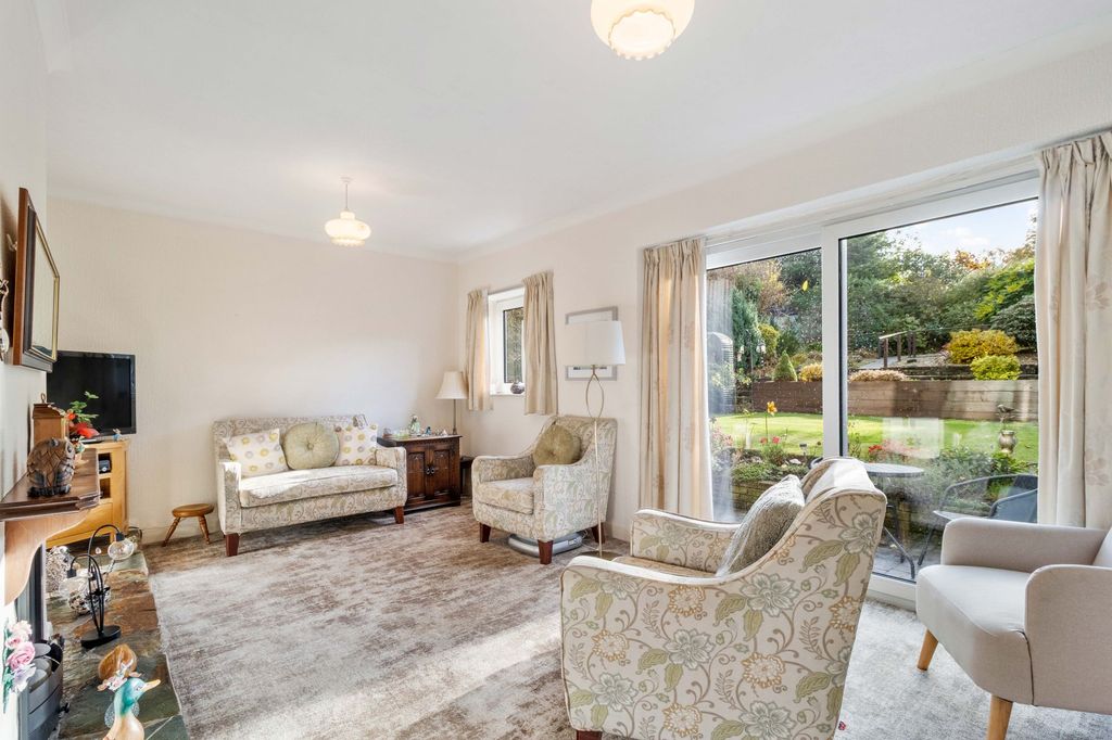 Property photo 2 of 21