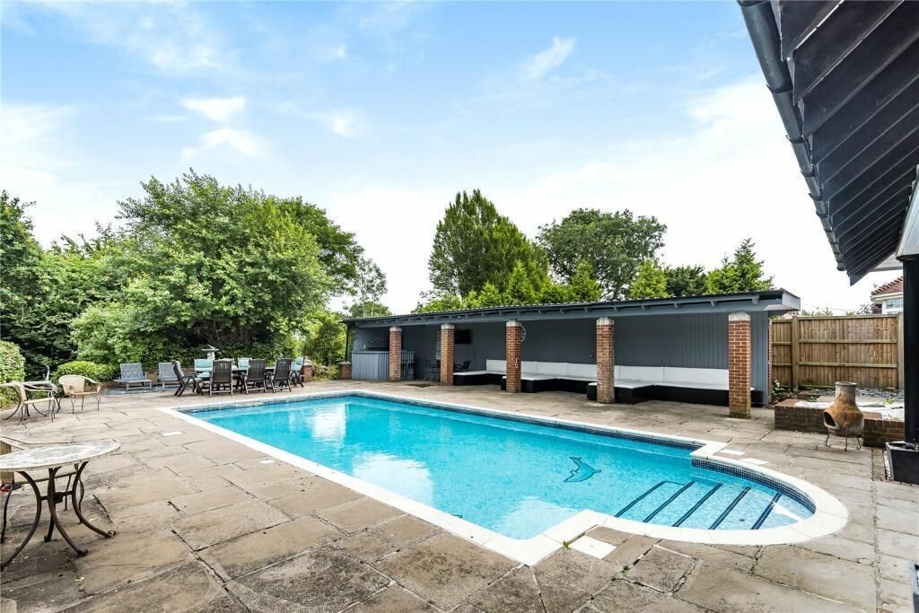 Property photo 2 of 20 5Ca5d8A9-408B-4758-B847-c020Bbb532F5.Jpg