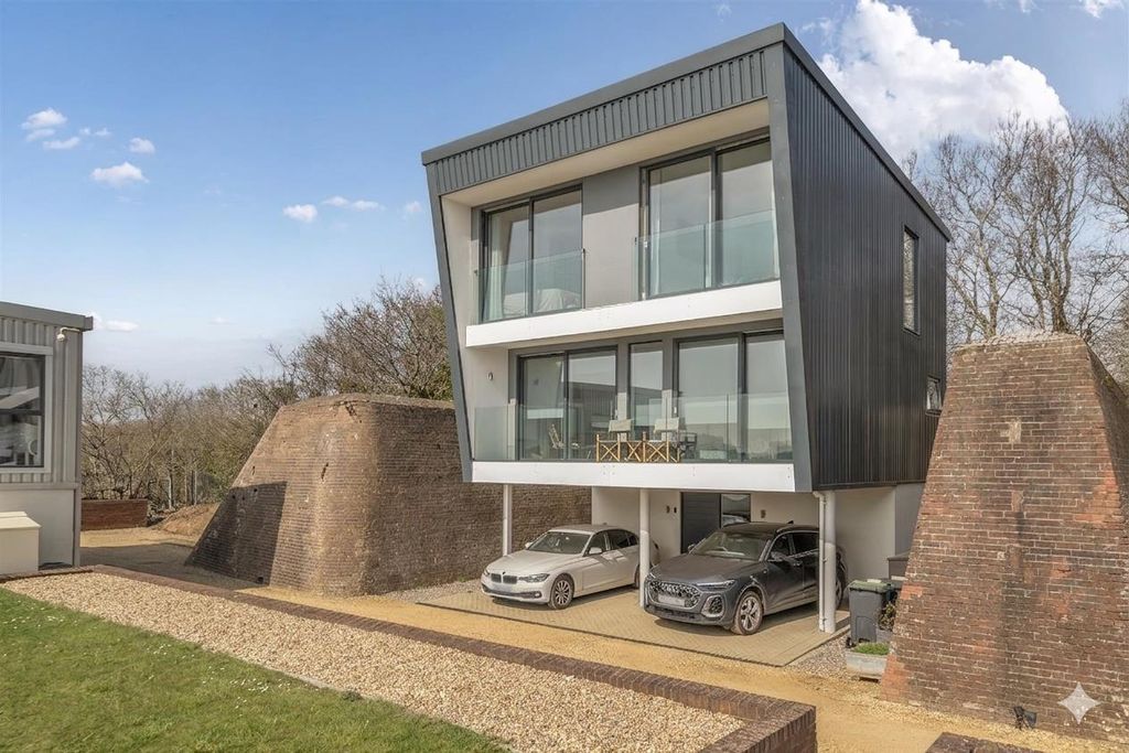 Property photo 1 of 19 Exterior