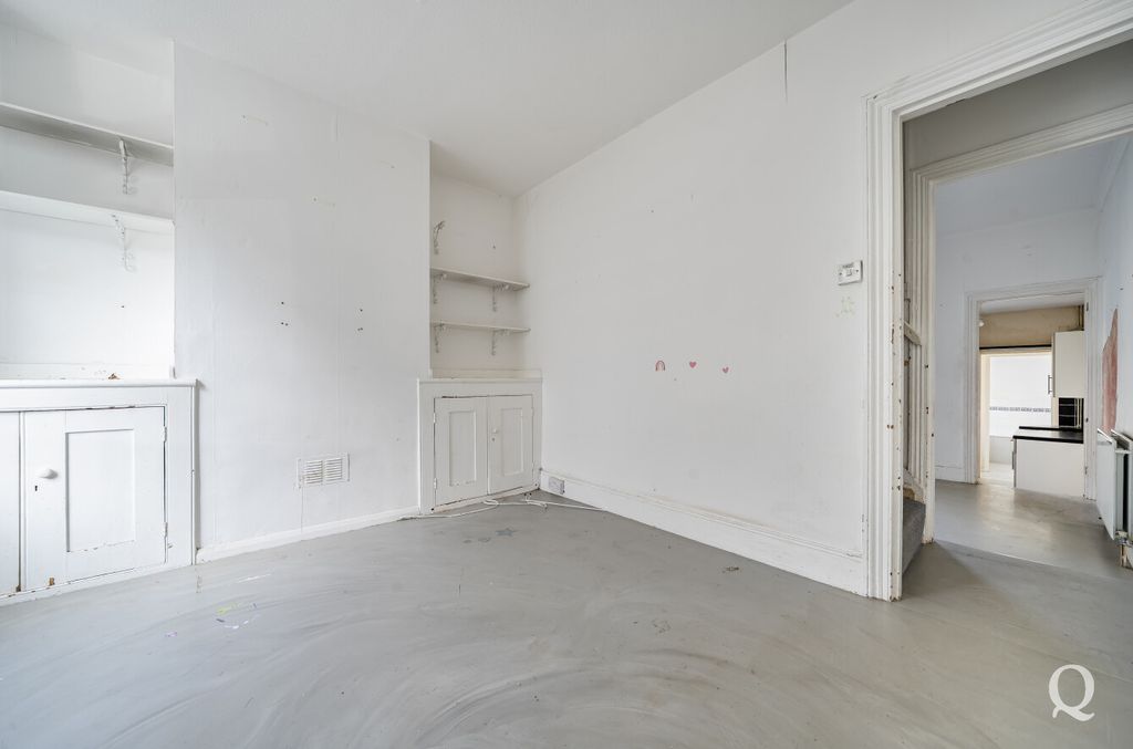 Property photo 2 of 16 324Db524-c11c-4d2...