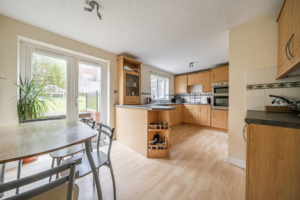 Property photo 2 of 19 Kitchen