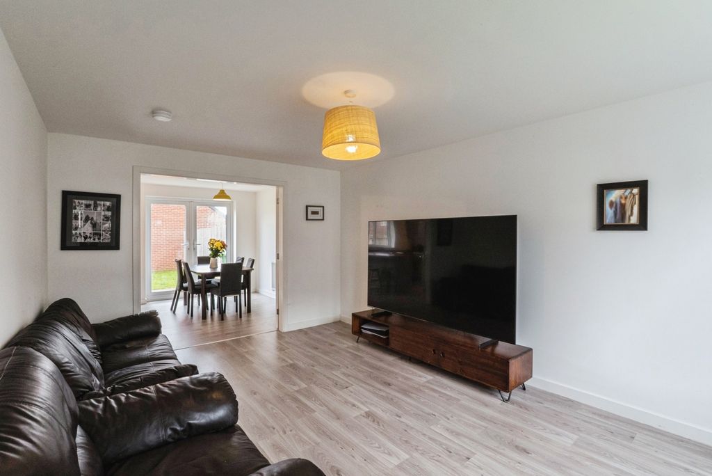 Property photo 2 of 19 Pbox-Img.Jpg