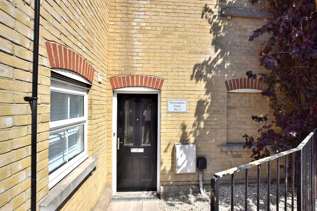 Property photo 2 of 7