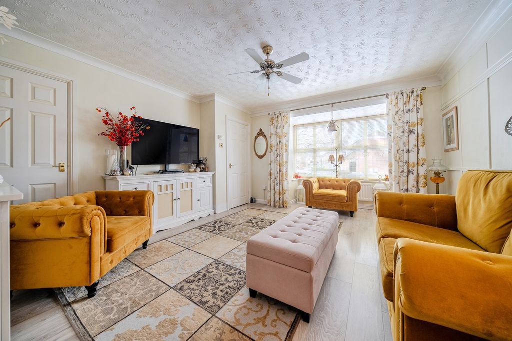 Property photo 3 of 23