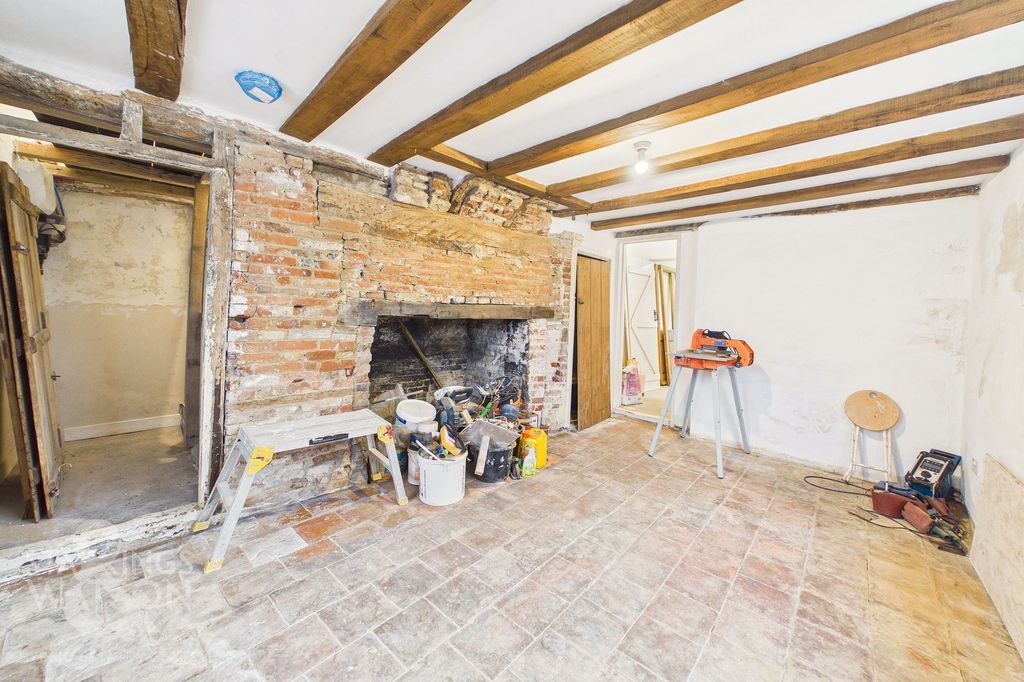 Property photo 2 of 14