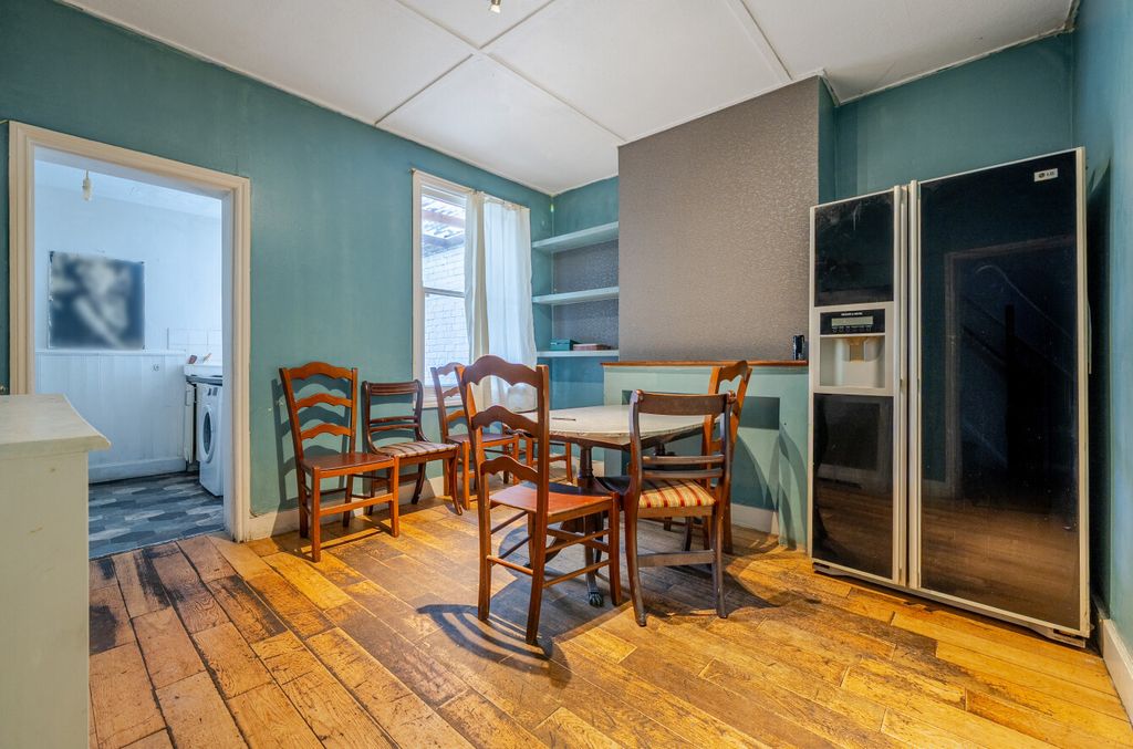 Property photo 3 of 18 1403901-13-697B43...