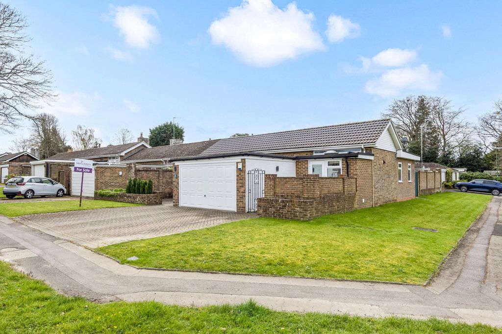 Property photo 1 of 27