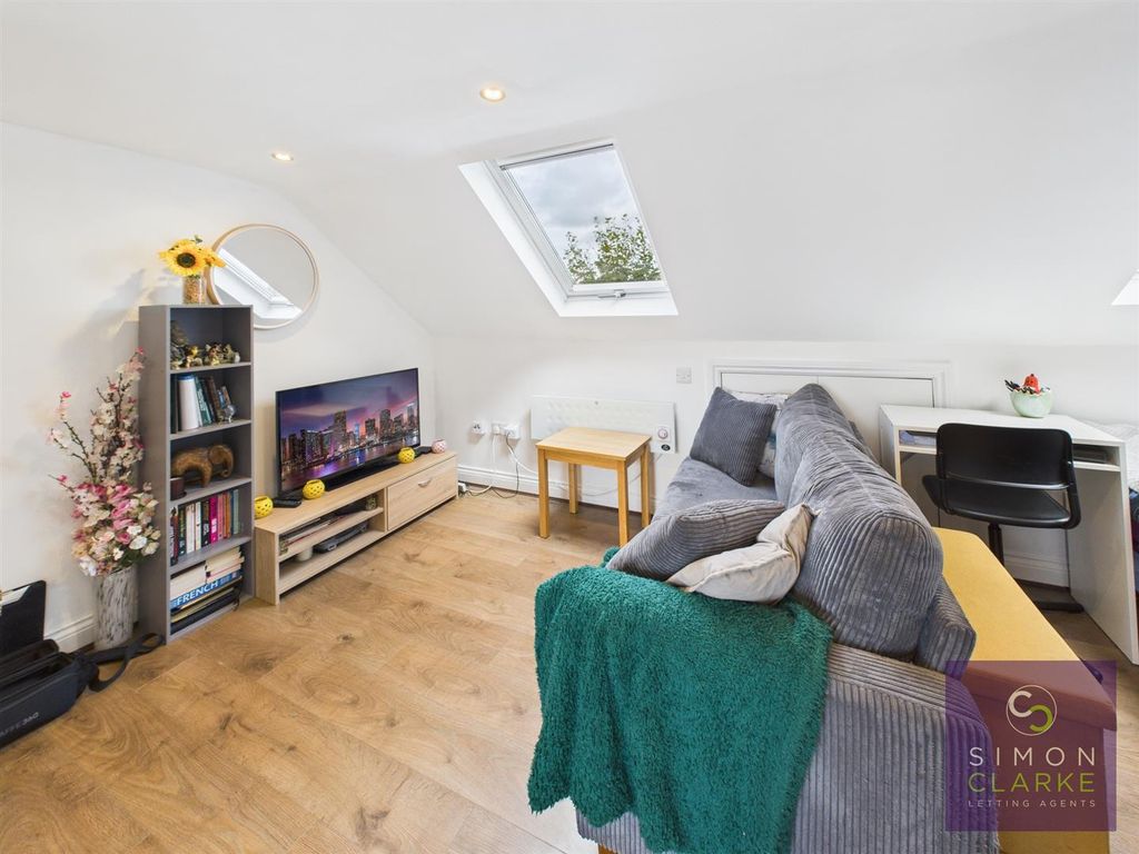 Property photo 3 of 6 Cam05425G0-Pr0060-Still007.Jpg