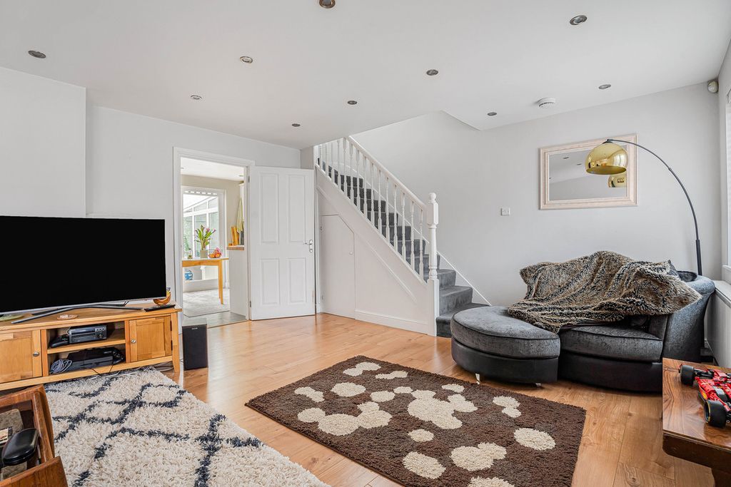 Property photo 2 of 16