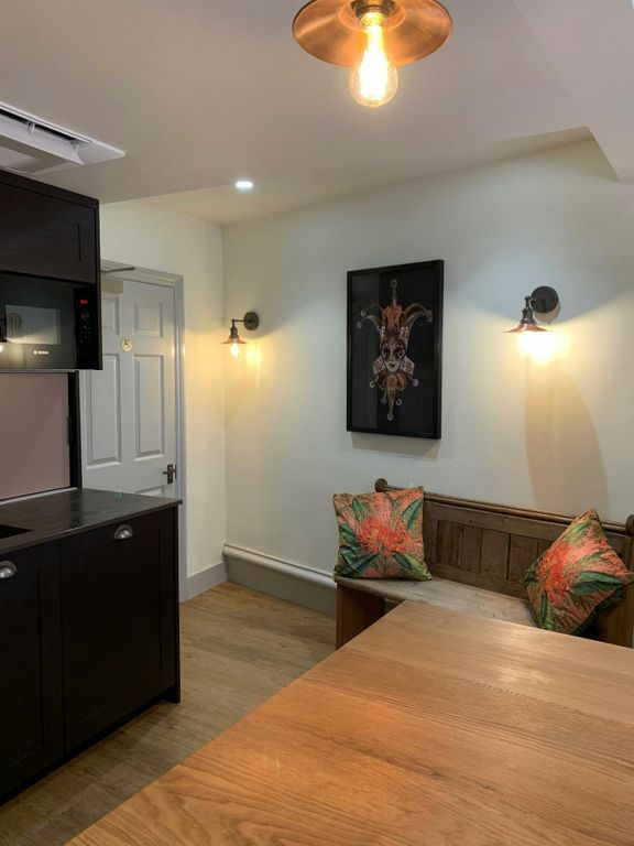 Property photo 3 of 6 Ox9 The Hub.Jpg