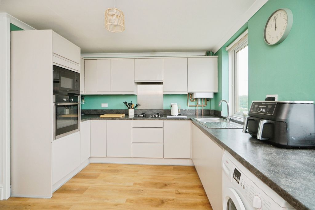Property photo 3 of 25 Pbox-Img.Jpg
