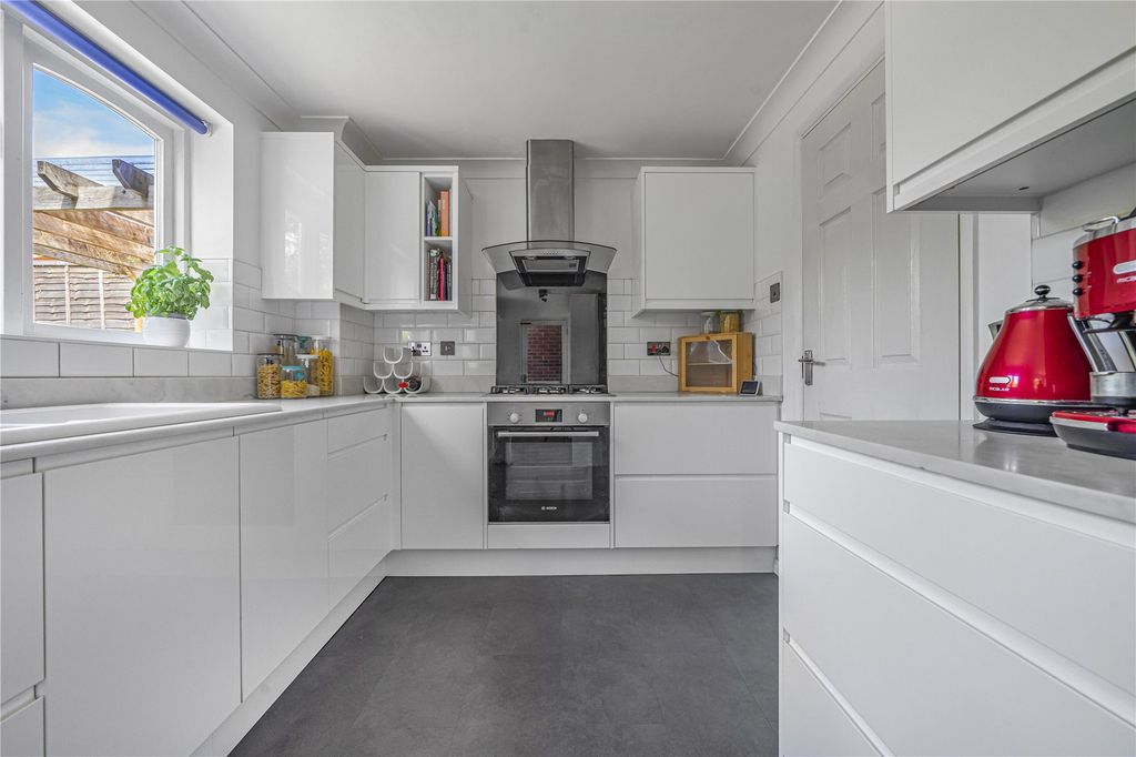 Property photo 2 of 24 Picture No. 21