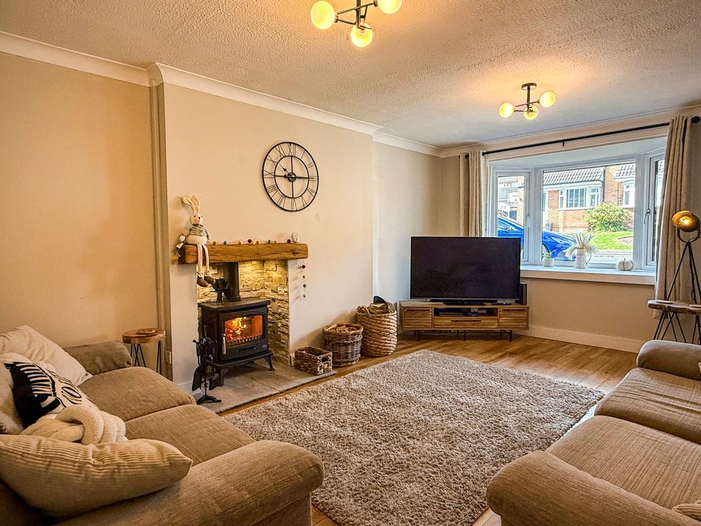 Property photo 2 of 28