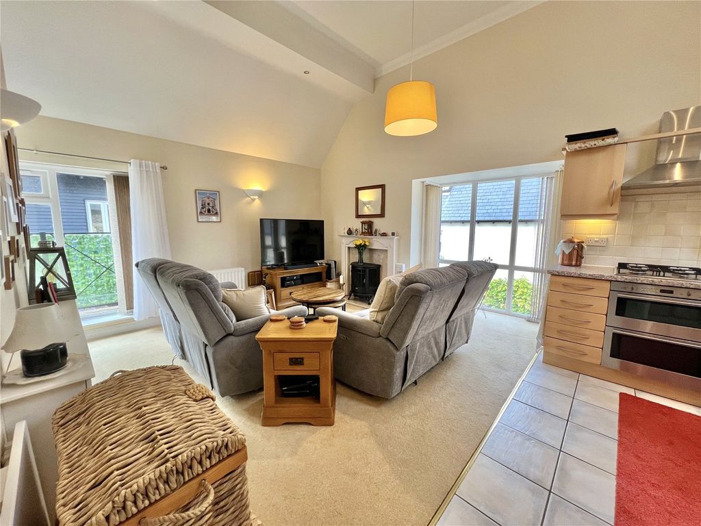 Property photo 3 of 13 Picture No. 02