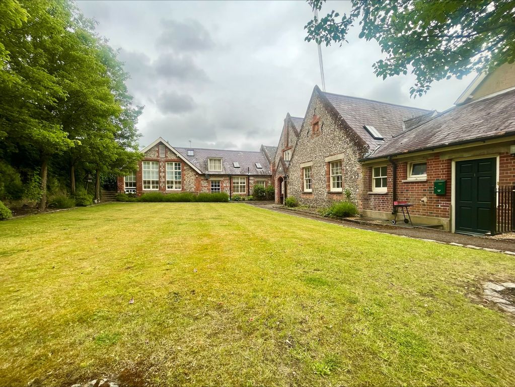 Property photo 1 of 5