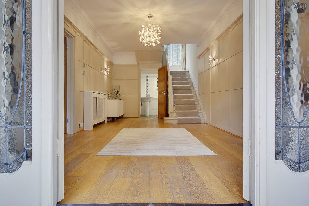 Property photo 3 of 54