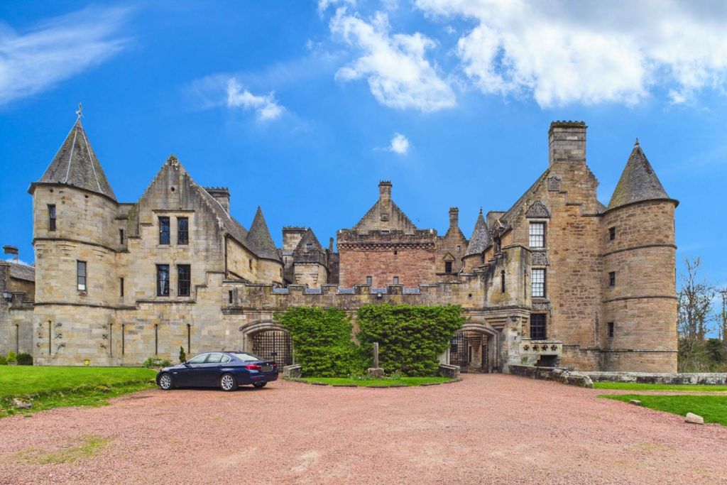 Property photo 1 of 42